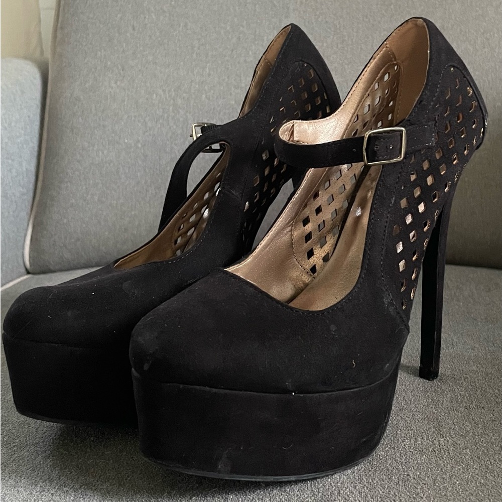 Platform black heels
